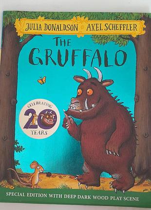 Юбилейное издание детской книги «the gruffalo 20th anniversary edition» авторов джулии дональдсон и акселя шеффлера