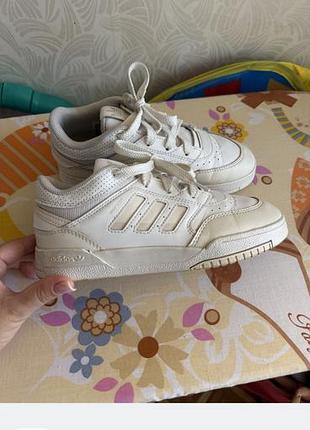Жіночі кросівки adidas оригінал