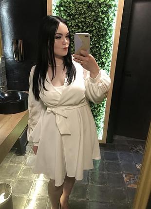 Продам сукню, молочного кольору