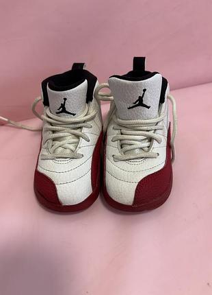 Дитяча версія культових кросівок air jordan 12 retro 'cherry'