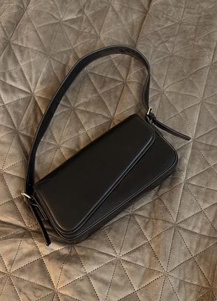 Сумочка zara підійде чорного кольору стан ідеальний
