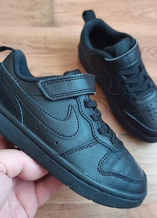 Оригінальні nike  р28 довжина устілки по факту 18.5см
ц650грн