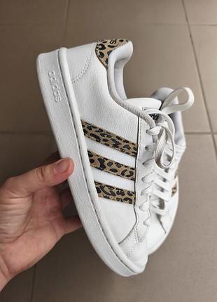Оригинальные кроссовки adidas
