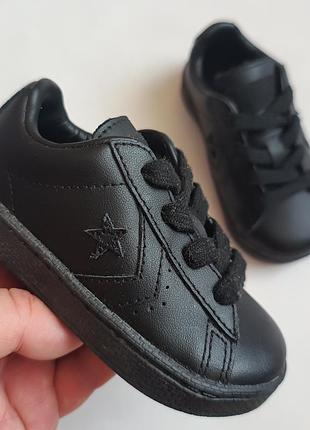 Нові оригінальні converse р23 довжина устілки по факту 14.5см.
ц399грн