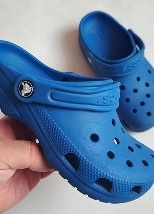 Оригінальні crocs j2 довжина учтілки по факту 21см ідеальний стан
ц570грн