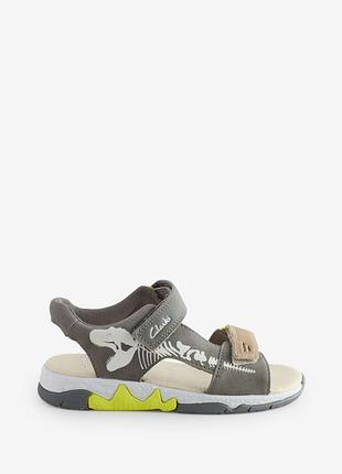 Шкіряні босоніжки clarks spiney tail (лінійка play prints), розмір 24