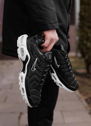 Nike air max plus tn black white