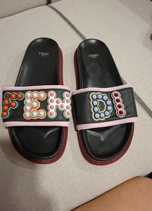 Fendi шльопанці