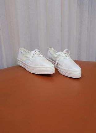Кеди жіночі keds на платформі текстильні білі перламутрові  40,4-41  розмір