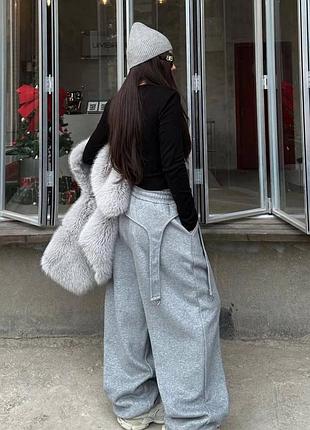 Трендові oversize штани з акцентними деталями