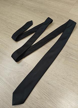 Узкий галстук классика
