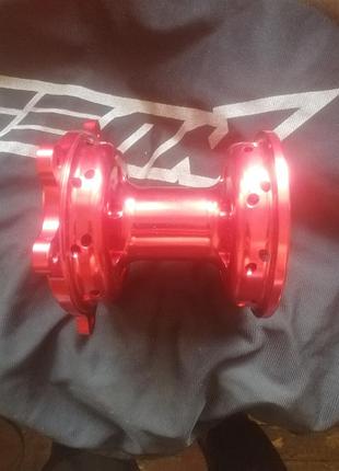 Ступиця колеса переднього honda crf 250 450 та інші.