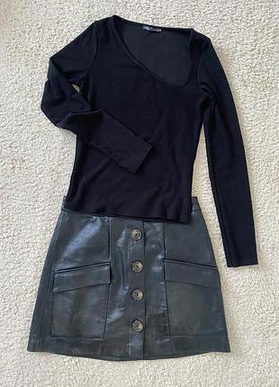 Чорна кофта з асиметрією zara