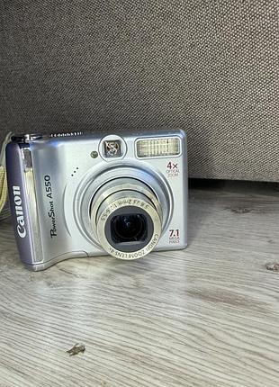 Винтажный цифровой фотоаппарат canon powershot a550