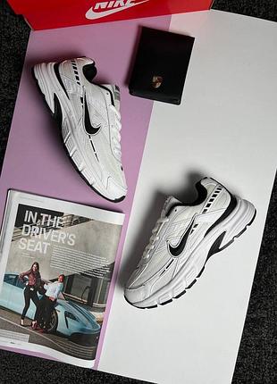 Жіночі кросівки nike initiator white black