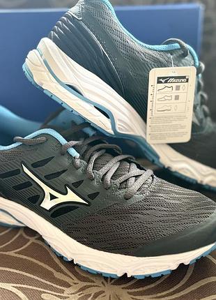 Жіночі бігові кросівки mizuno