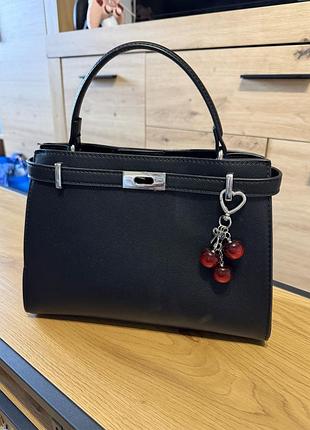 Сумка чорна stradivarius