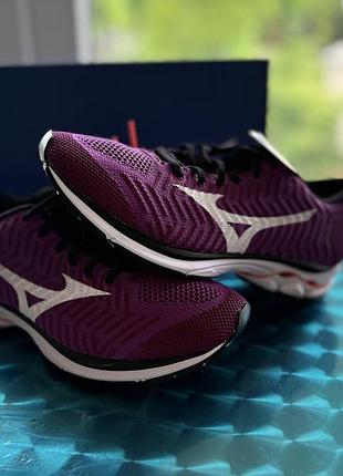 Бігові кросівки mizuno waveknit r1