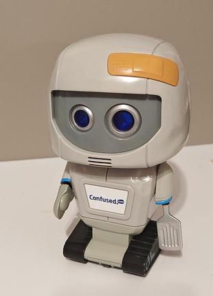 Confused.com stunt herbert robot, фігурка робот 5