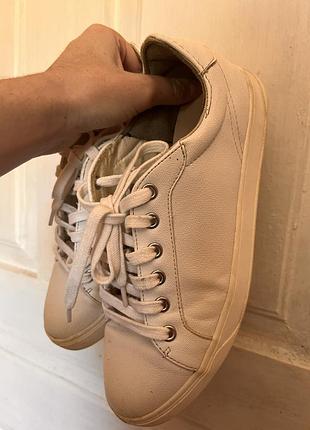 Кроссовки женские