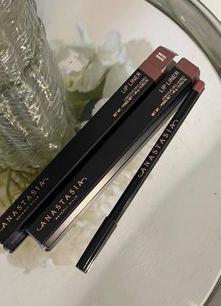 Контурний олівець для губ  від бренду anastasia beverly hills lip liner у відтінку muted mauve