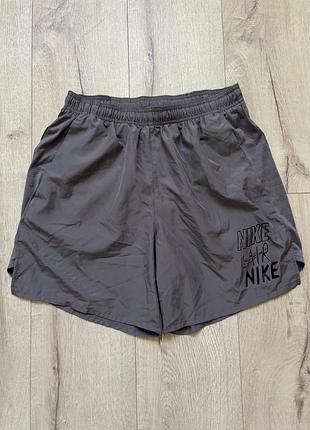 Нейлонові шорти nike