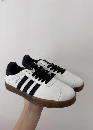Adidas gazelle low кросівки білі та чорні