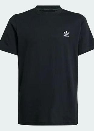 Черная футболка adidas на 13/14 лет, подойдет на размер xs/s