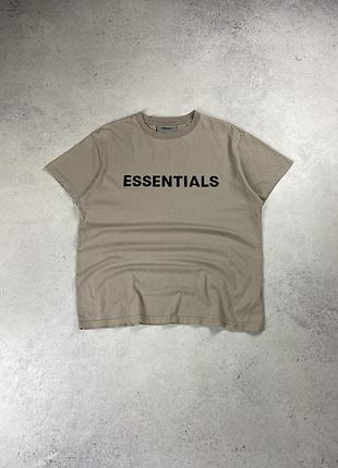 Футболка essntials
