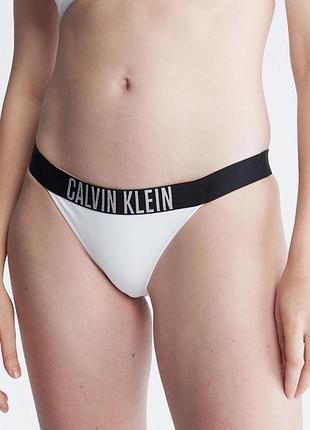 Фірмові білі плавки / трусики від купальника calvin klein з брендованою резинкою (розмір s)