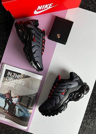 Жіночі кросівки nike air max plus grey black red