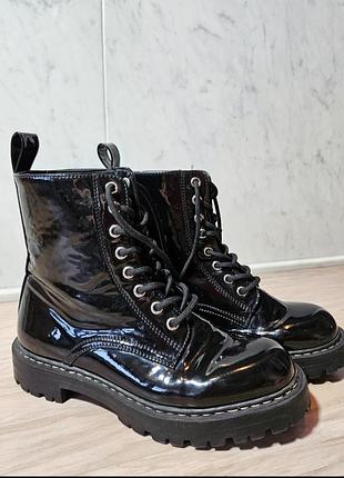 Лаковые ботинки-берцы женские от h&amp;m