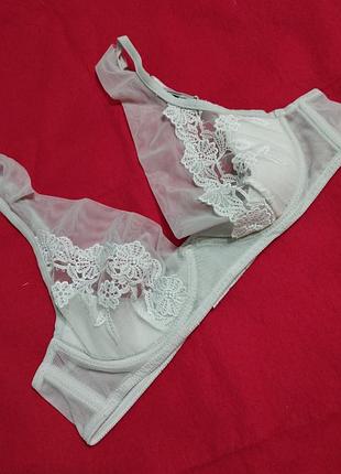 Бюстгальтер мягкая чашка 80 в на косточках  intimissimi, принимаю заказы от 100 гр