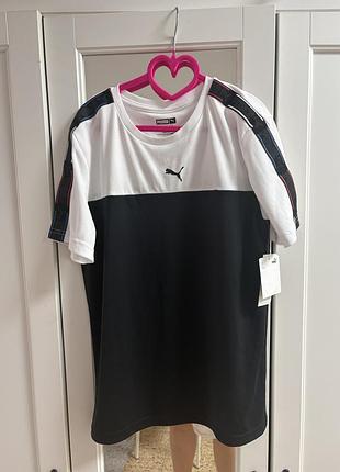 Двоколірну футболку puma essentials block tape