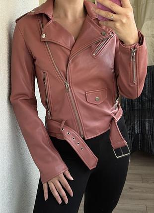 Стильна жіноча косуха від zara