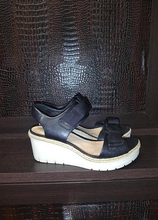 Босоножки clarks