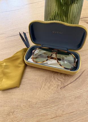 Сонцезахисні окуляри gucci