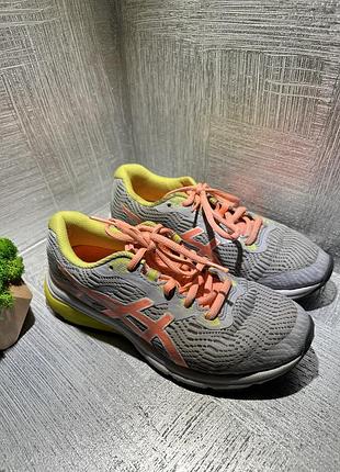 Оригінальні бігові кросівки asics gt-1000 8 (розмір 37)