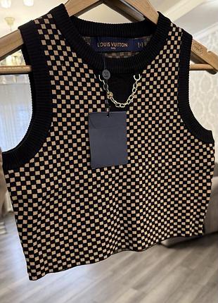 Топ бренд lv