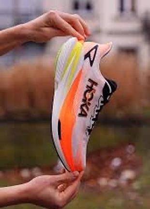 Кросівки hoka