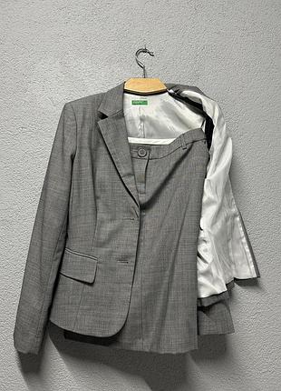 Костюм класичний united colors of benetton жіночий жакет та спідниця