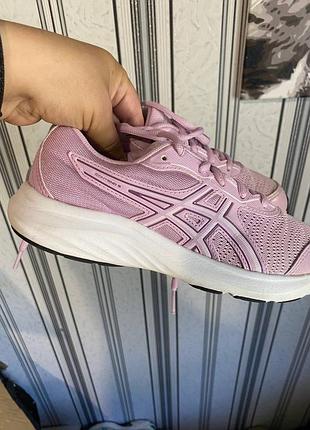 Бігові кросівки asics 36 р