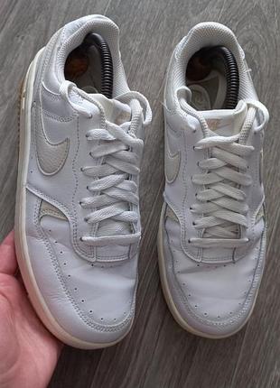 Женские кроссовки nike