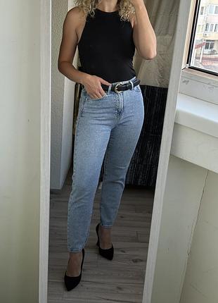Стильні блакитні джинси stradivarius mom slim