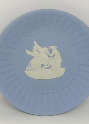 Декоративная терелочка wedgwood. конь пегас и музы. англия. 9