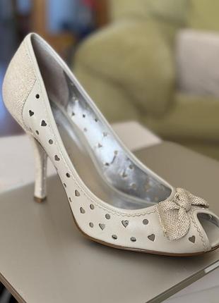 Туфлі літні guess by marciano 39 розмір