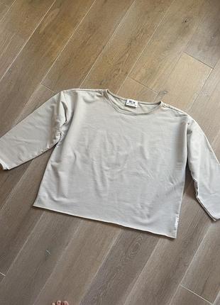 Лонгслів легкий свитшот вільного крою (oversize / boxy fit) у нейтральному бежевому / молочному кольорі