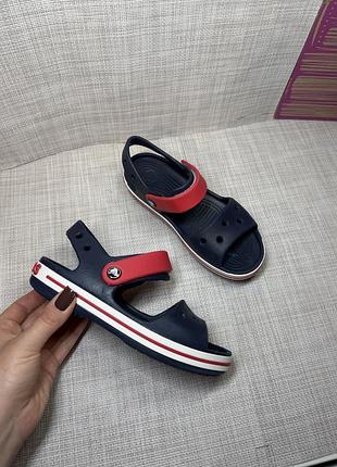 Оригінальні босоніжки сандалі на липучці crocs