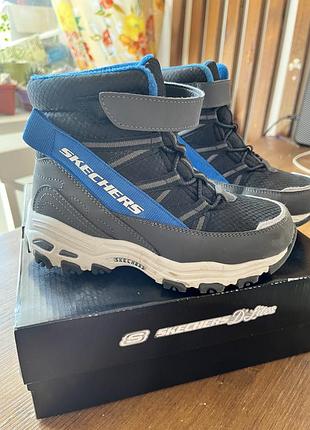 Теплі зимові черевики на хлопчика skechers
