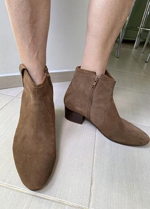 Продам замшеві черевики eram flex